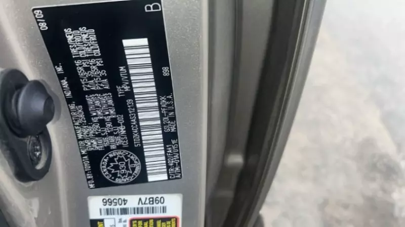 TOYOTA Sienna   - 2010
