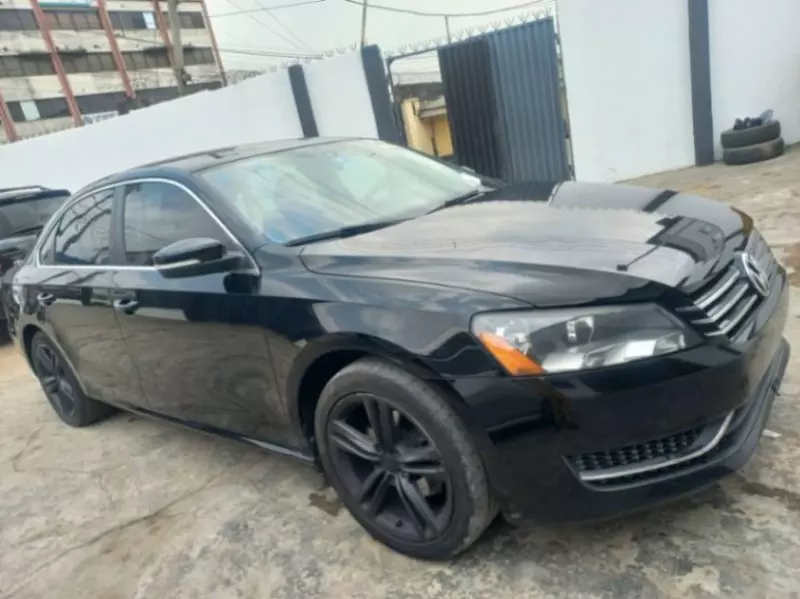 Volkswagen Passat   - 2014