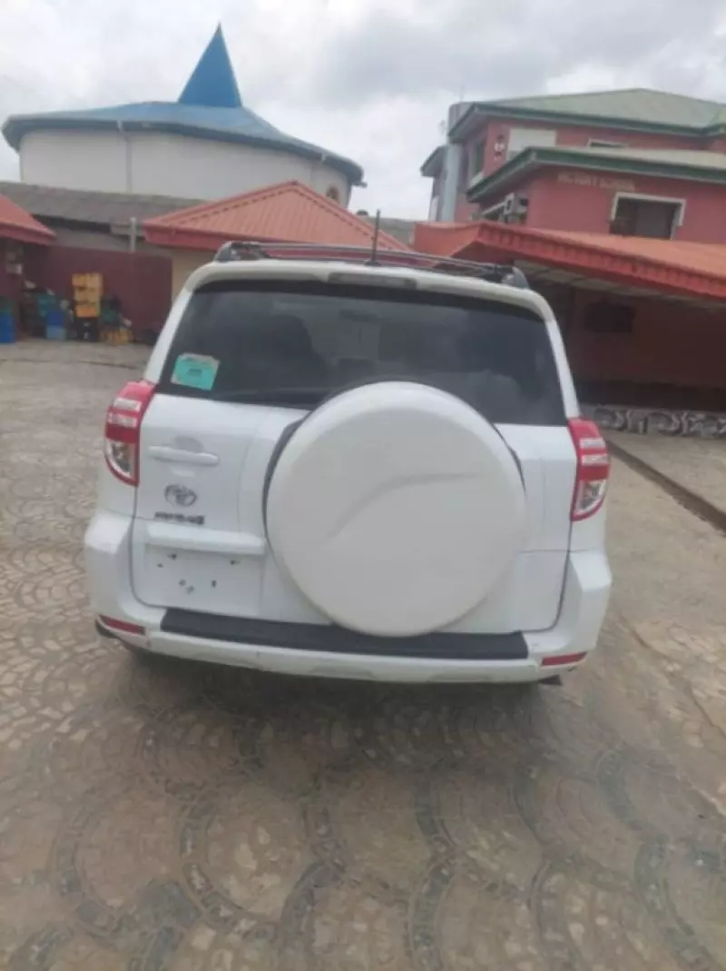 Toyota RAV4   - 2014