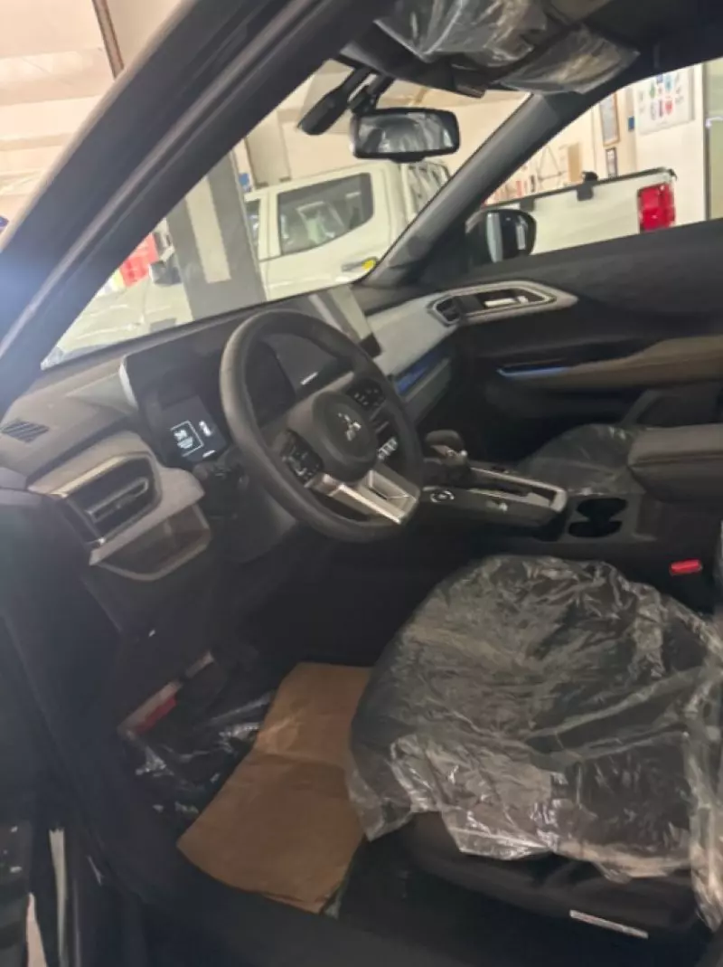 Mitsubishi Outlander Sport - 2026
