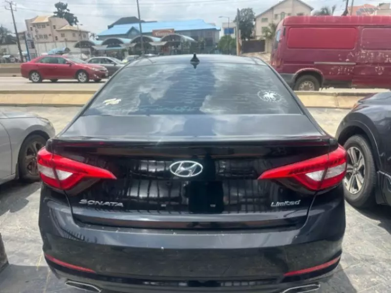 Hyundai Sonata   - 2015