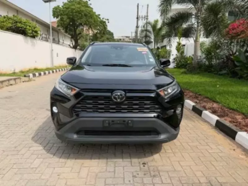 Toyota RAV 4   - 2019