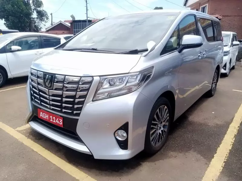 Toyota Alphard   - 2017