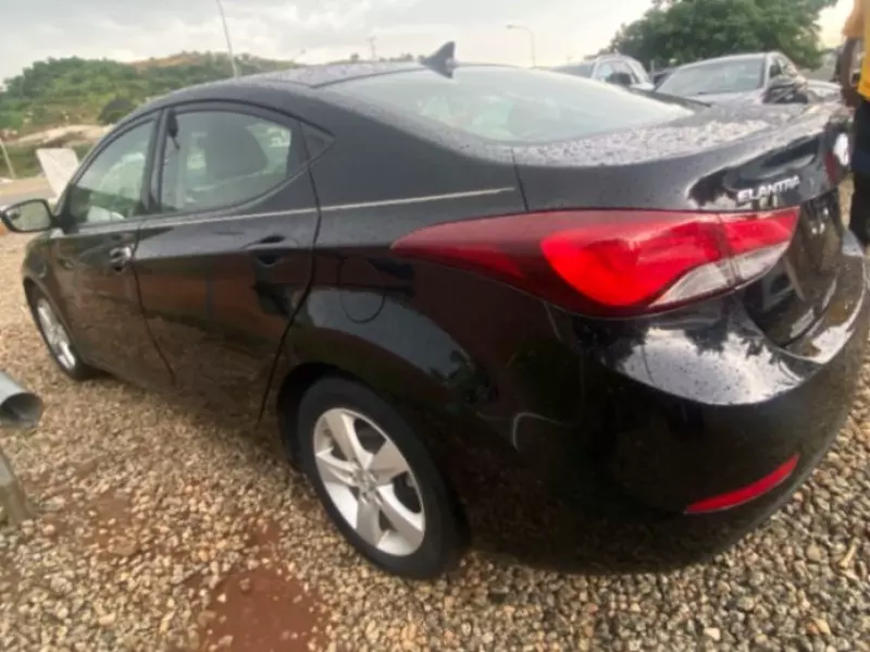 Hyundai Elantra   - 2014