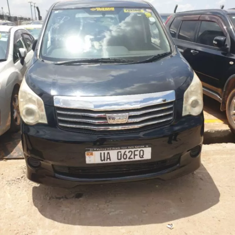 TOYOTA Noah - 2012