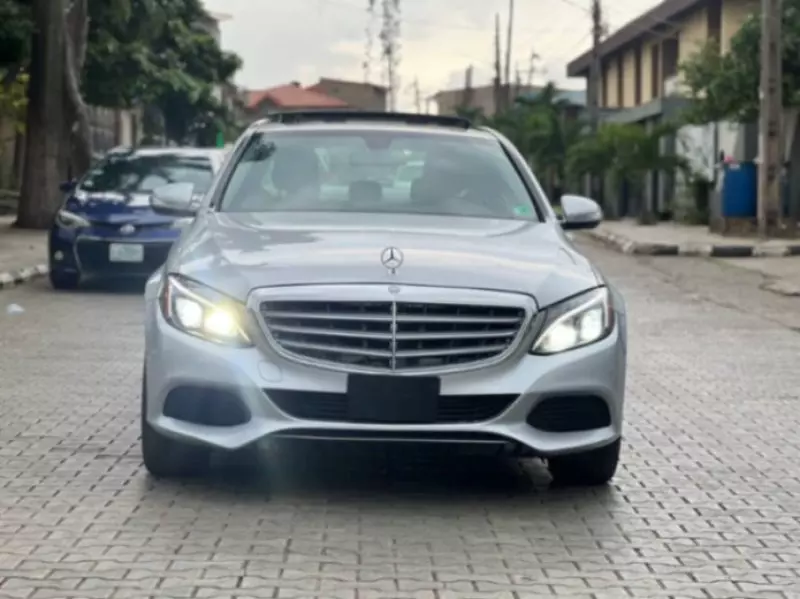 Mercedes-Benz 300   - 2015