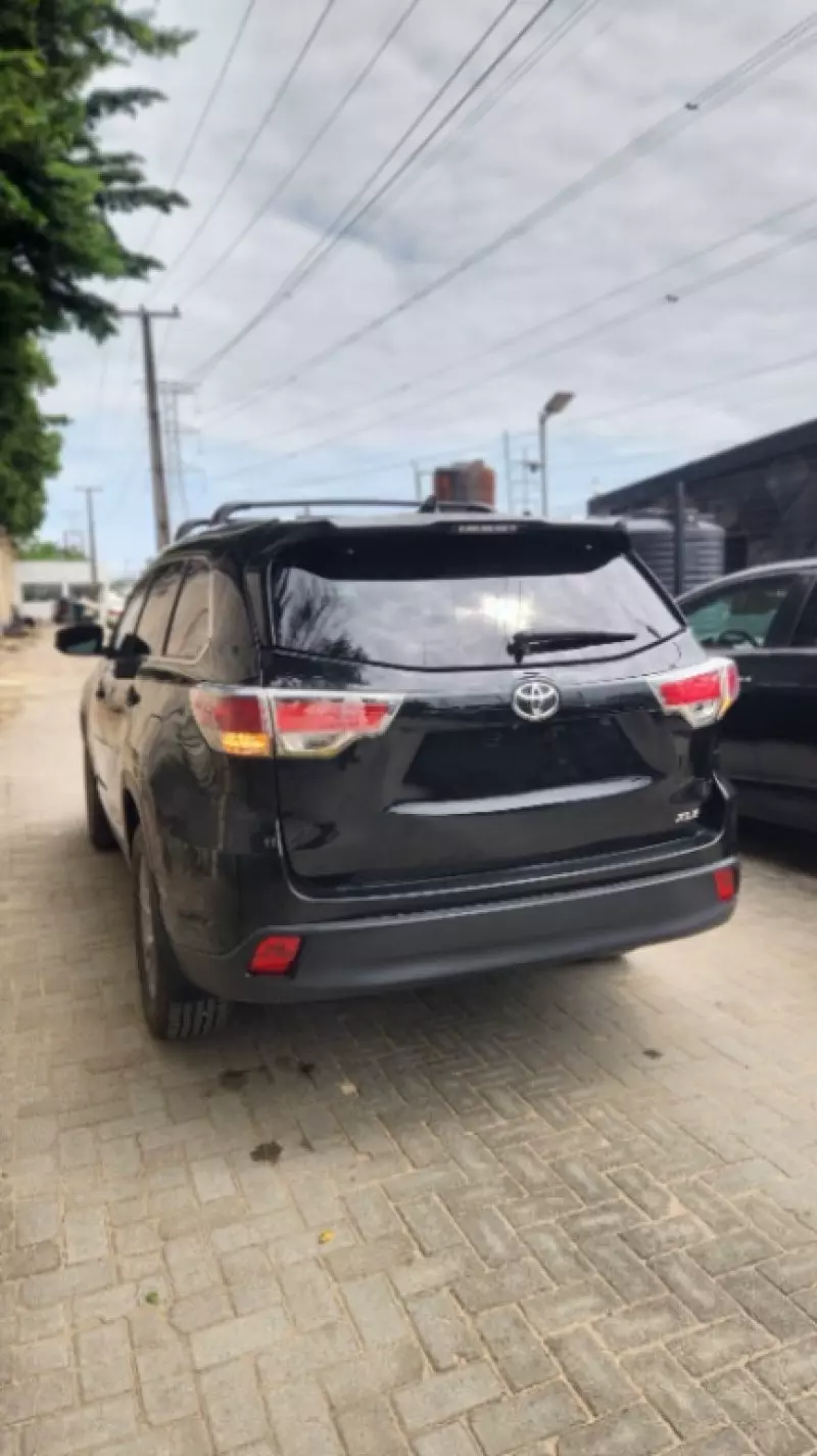 TOYOTA Highlander   - 2014