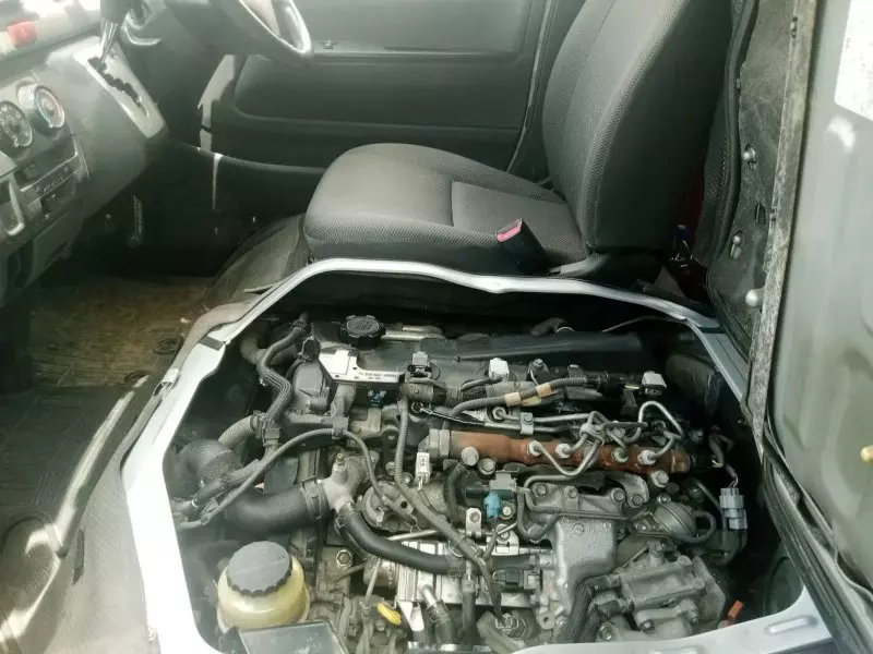 Toyota Hiace   - 2014