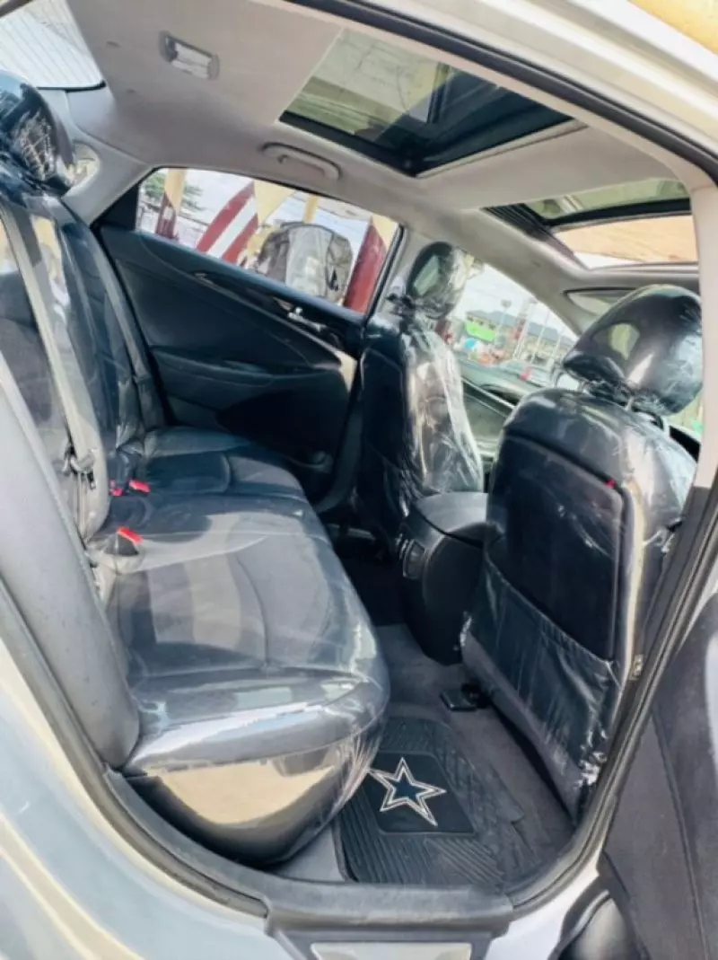 Hyundai Sonata   - 2013