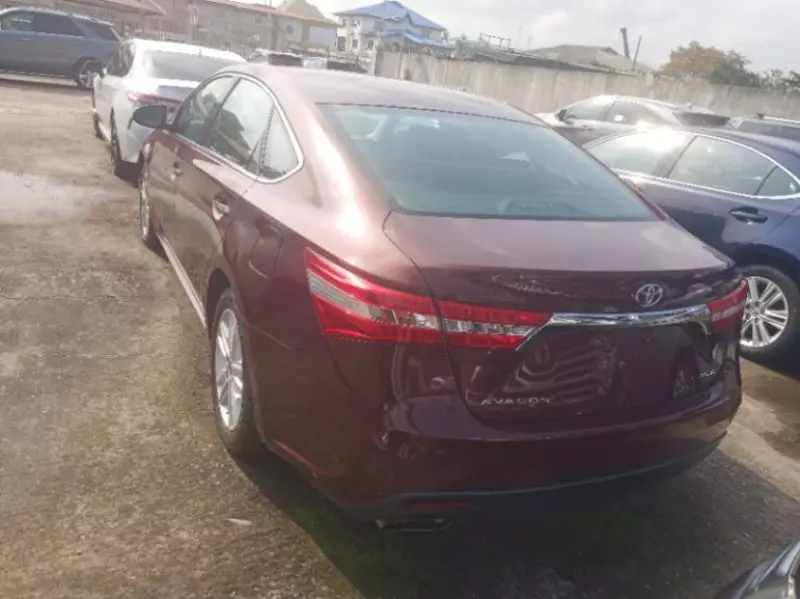 Toyota Avalon   - 2014