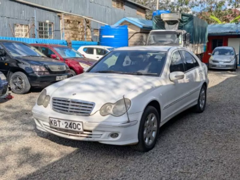 Mercedes-Benz 240 - 2005