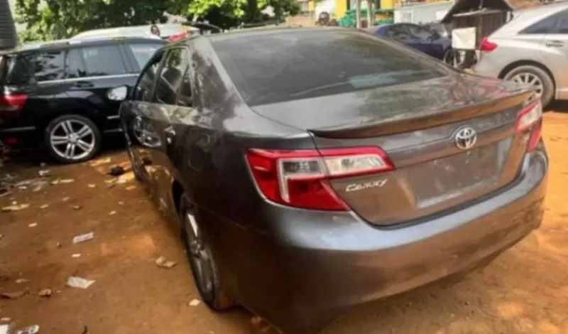 Toyota Camry   - 2012