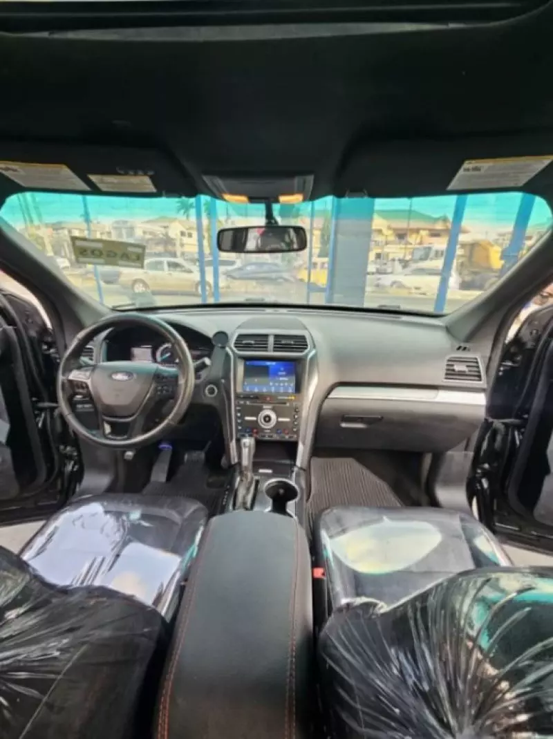 Ford Explorer   - 2016