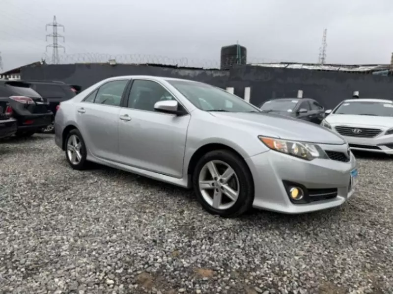 TOYOTA Camry   - 2012