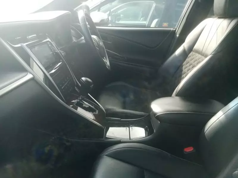 Toyota Harrier   - 2017