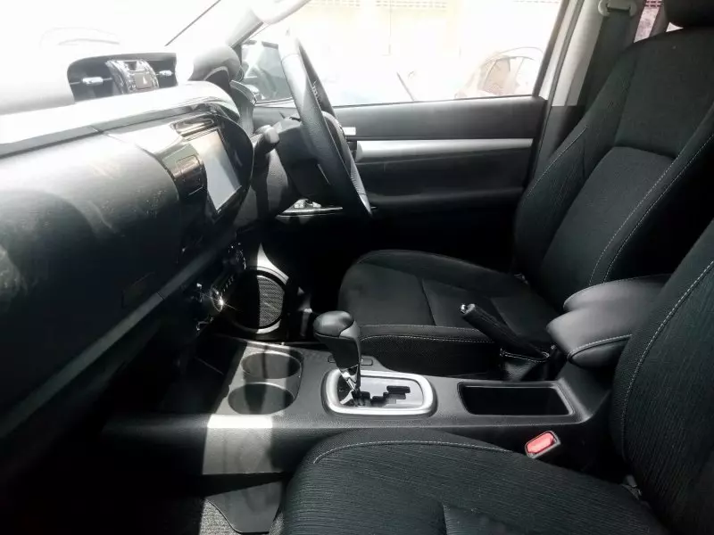 Toyota Hilux   - 2017