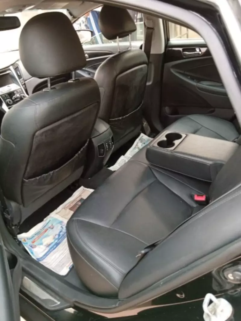 Hyundai Sonata   - 2011