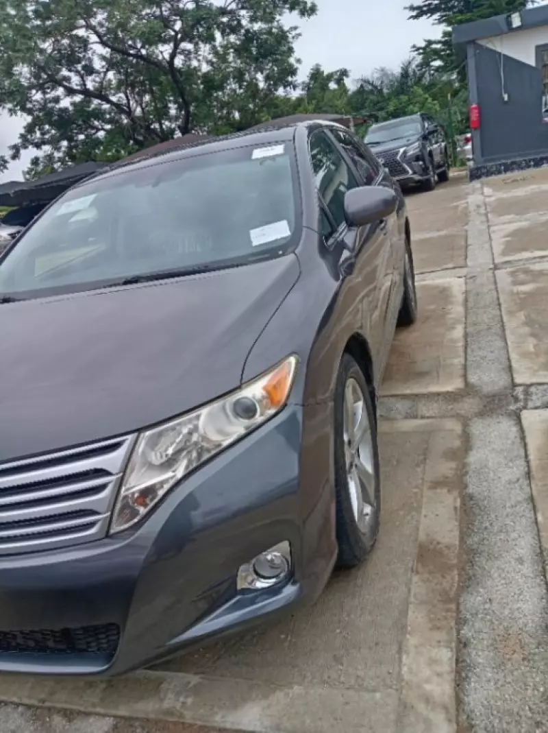 TOYOTA Venza   - 2010