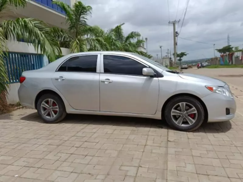 TOYOTA Corolla - 2009