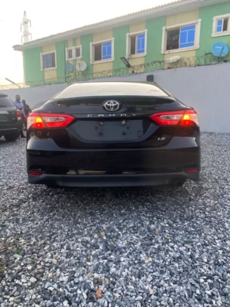 Toyota Camry   - 2018