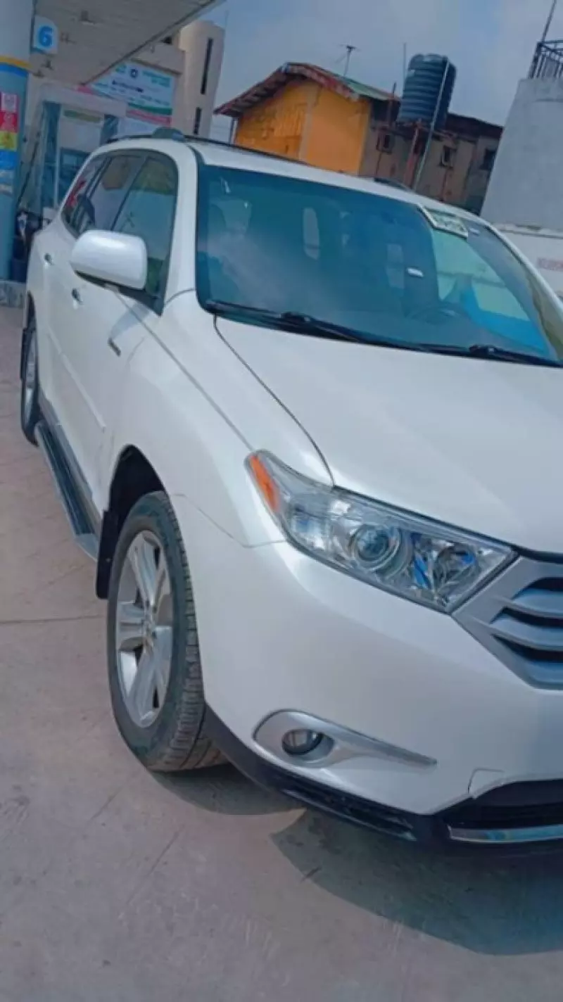 TOYOTA Highlander - 2014