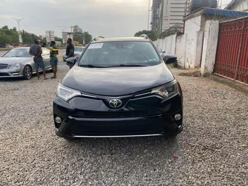 Toyota Rav4   - 2017