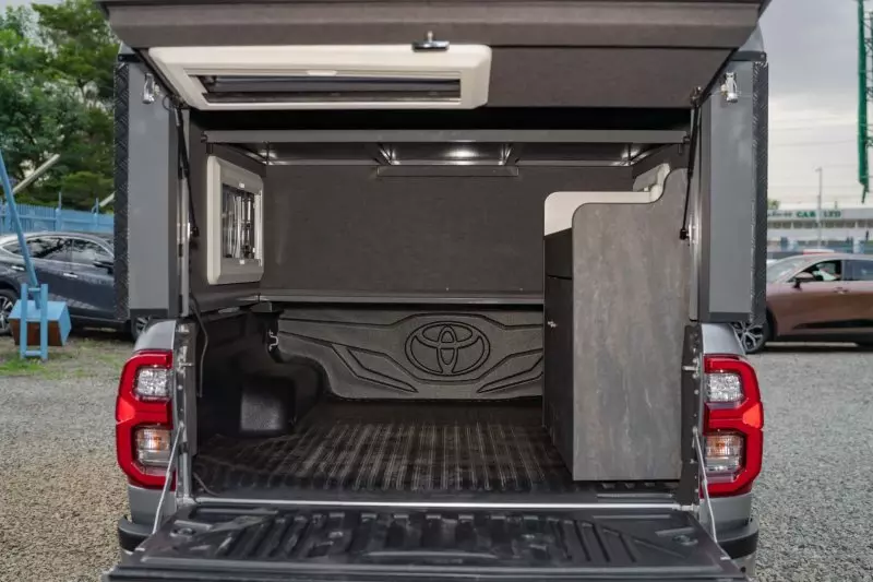TOYOTA Hilux   - 2024