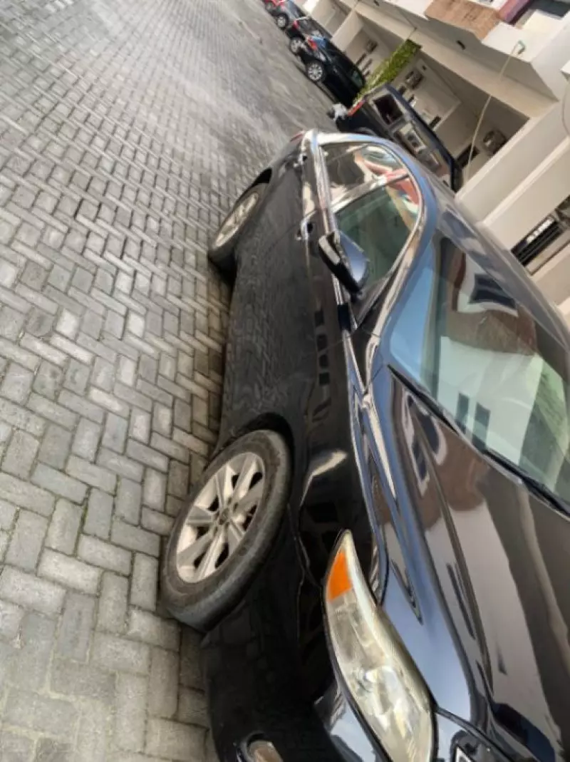 Toyota Camry   - 2011