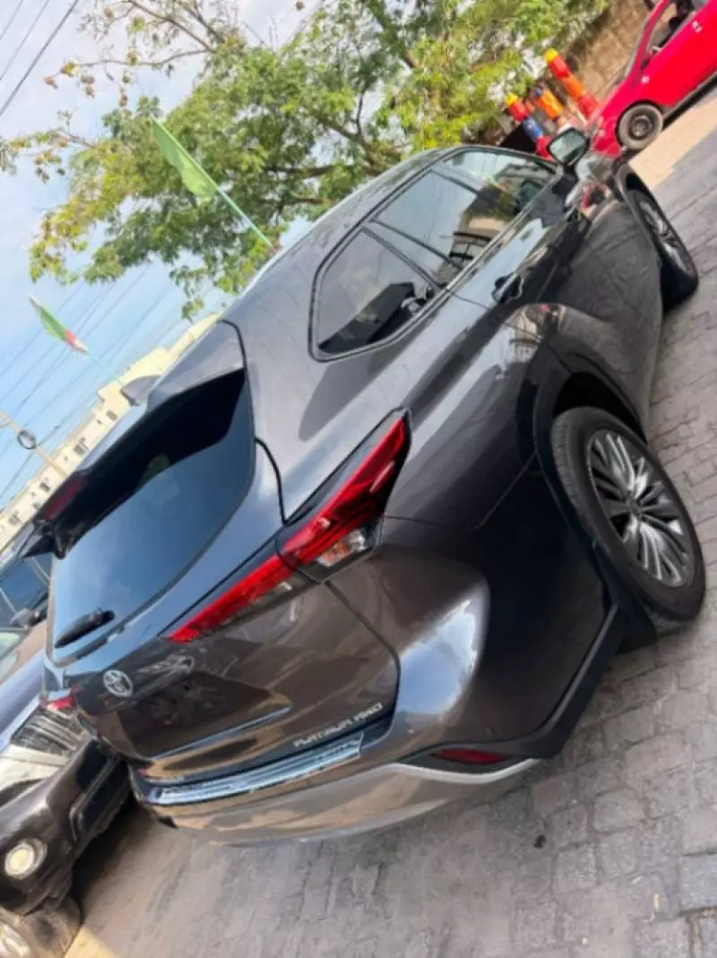 TOYOTA Highlander   - 2021
