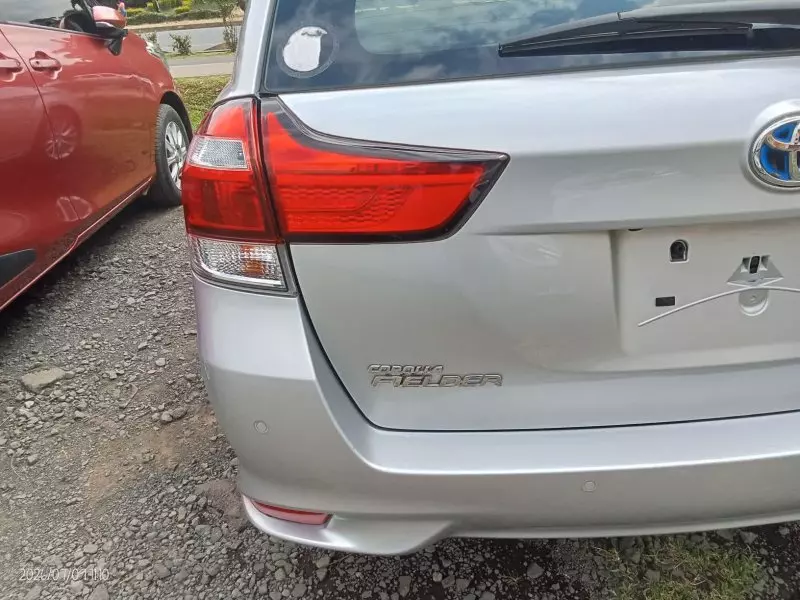 TOYOTA Fielder hybrid    - 2019