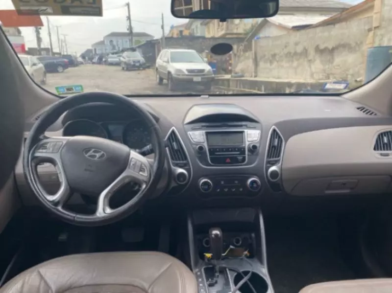 Hyundai Tucson   - 2010