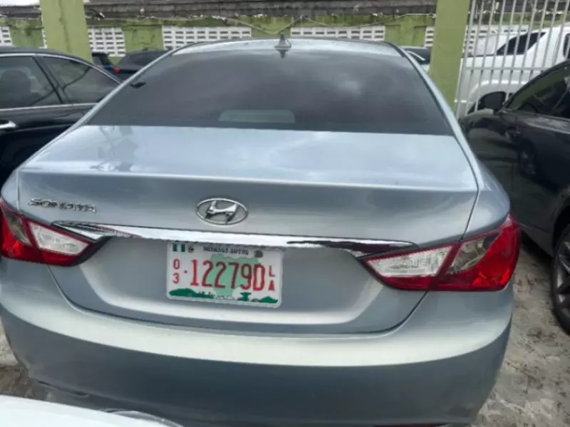 Hyundai Sonata   - 2013