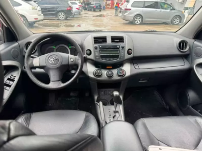 TOYOTA RAV4 - 2010