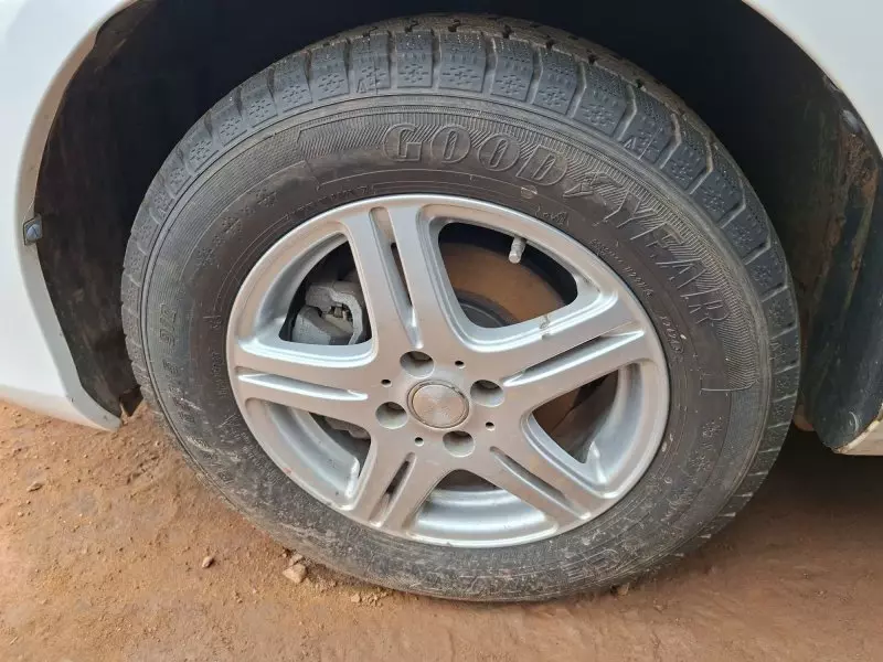Toyota Fielder    - 2011