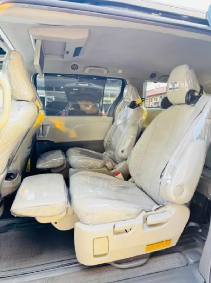 TOYOTA Sienna   - 2014