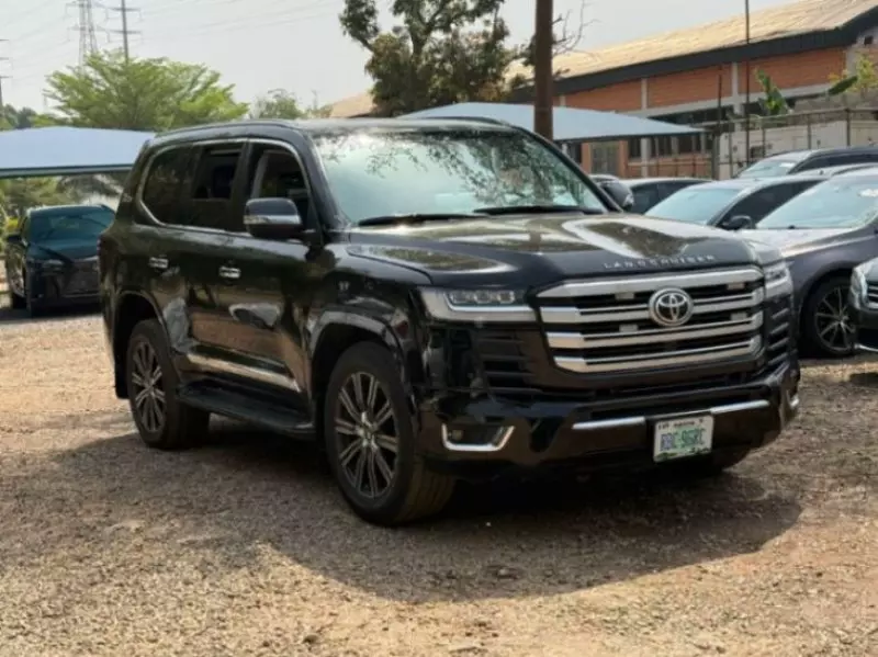 Toyota Land Cruiser   - 2017