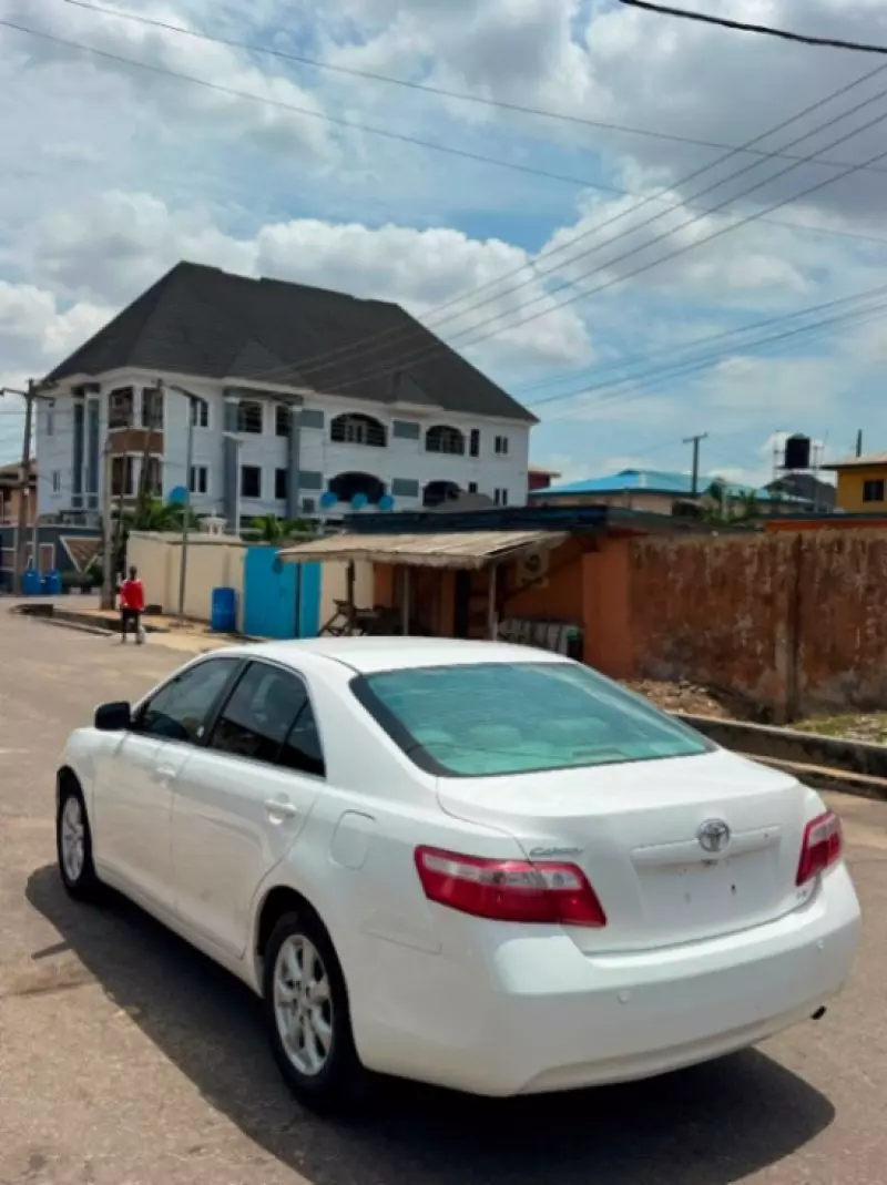 Toyota Camry   - 2008
