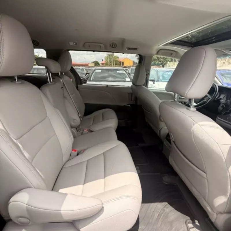 TOYOTA Sienna - 2019