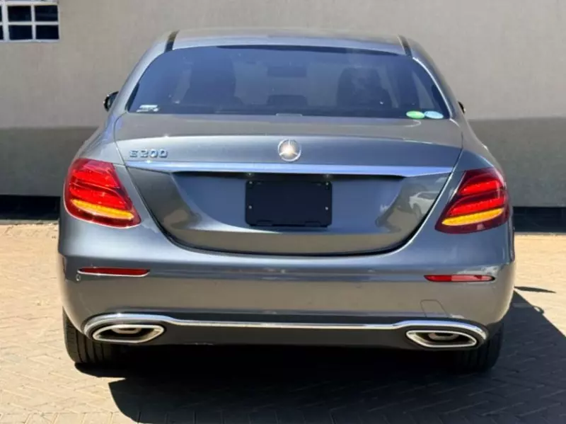 Mercedes-Benz E200   - 2018