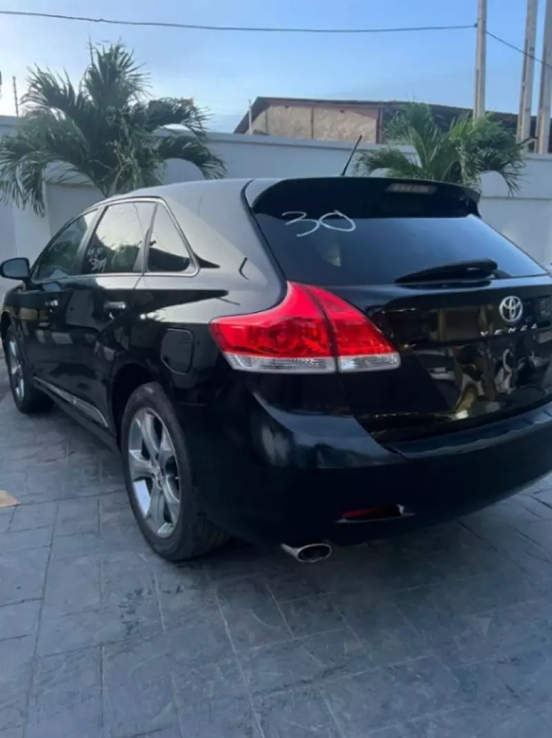 Toyota Venza   - 2011