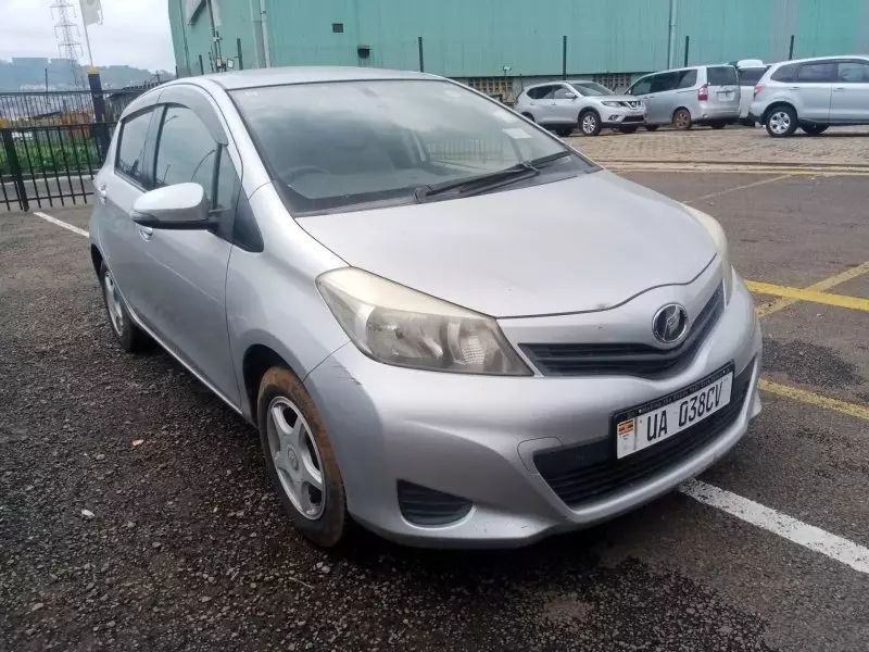 Toyota Vitz   - 2011