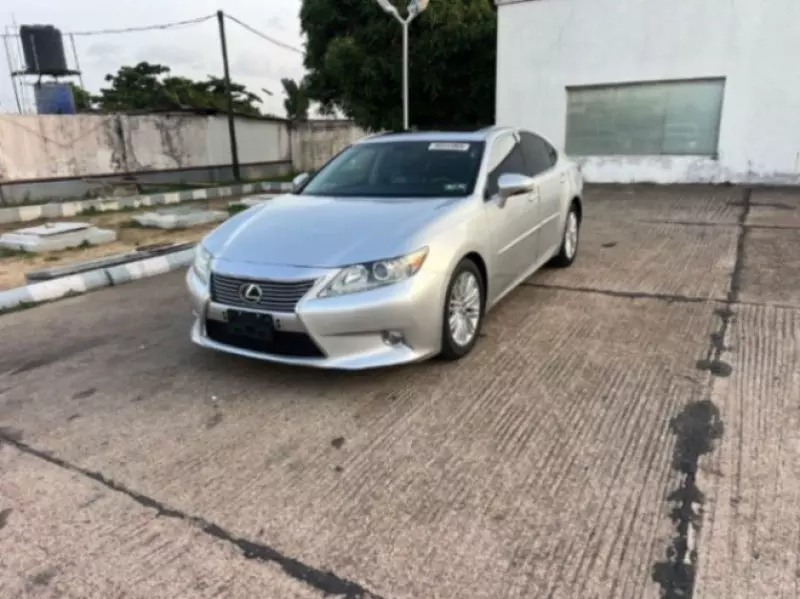 Lexus ES - 2013