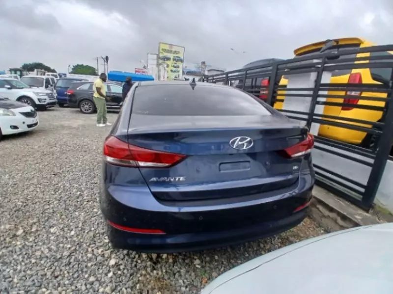 Hyundai Avente   - 2018