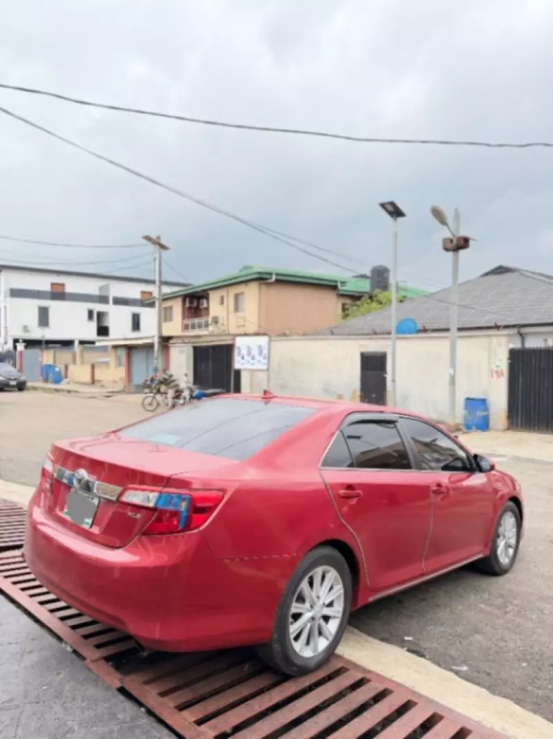 TOYOTA Camry   - 2012