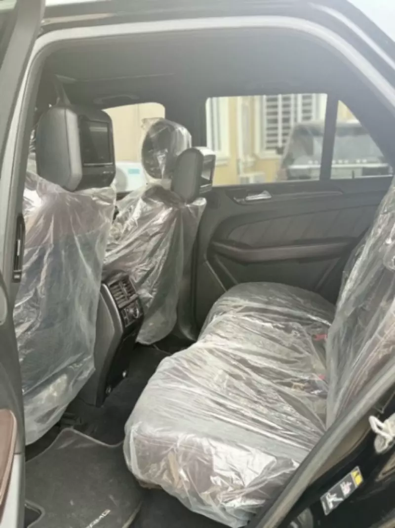 Mercedes-Benz ML-Class   - 2012