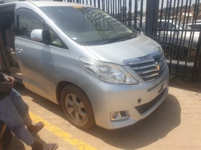 TOYOTA Alphard   - 2013