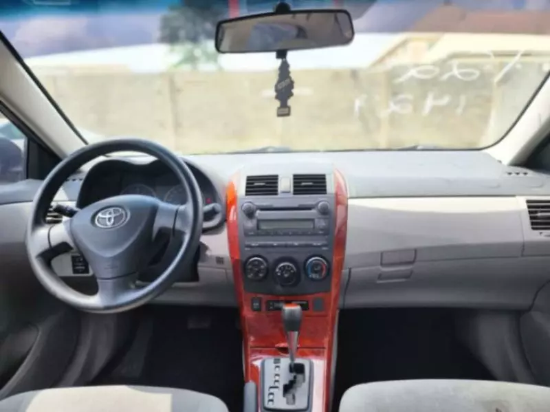Toyota Corolla   - 2011