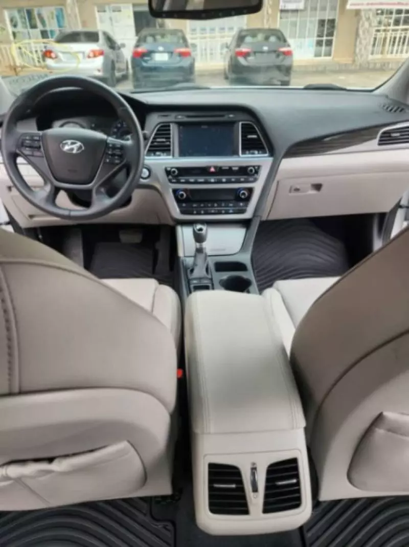 Hyundai Sonata   - 2015
