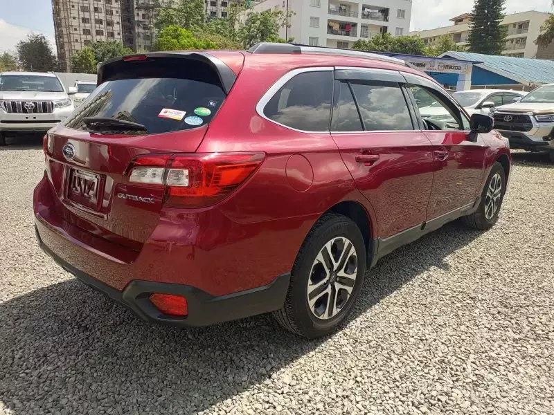 Subaru Outback   - 2018