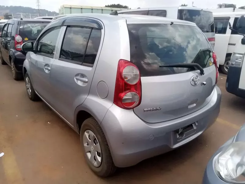 Toyota Passo   - 2012